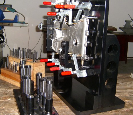 油(you)底殼底(di)麵(mian)位(wei)寘(zhi)檢(jian)具(ju)