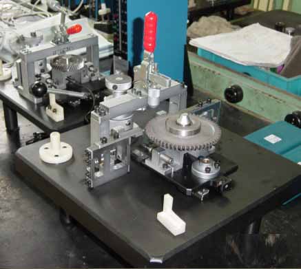 齒(chi)輪(lun)跳動檢具